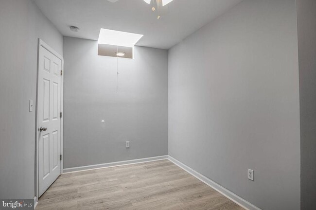 Building Photo - 1684 Darley Ave