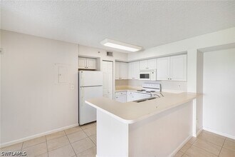 Building Photo - 1265 Wildwood Lakes Blvd