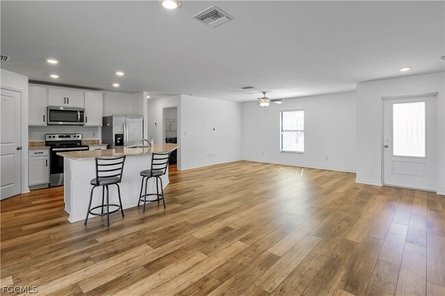 Building Photo - 185 Yager Cir