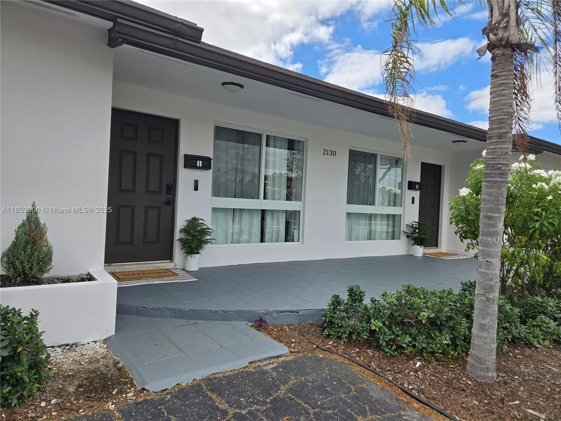 Foto principal - 2130 NE 56th St