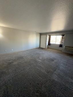 Building Photo - Large Studio Apartment With Secured parkin...