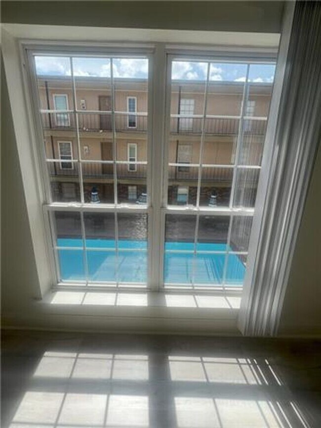Foto del edificio - 3320 N Arnoult Rd