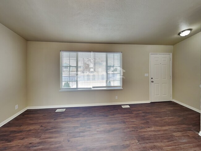 Building Photo - 2961 W 1400 N