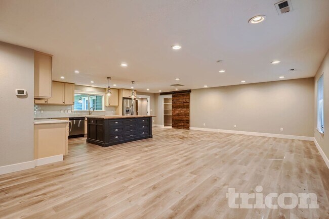 Foto del edificio - 13100 NE 159th St