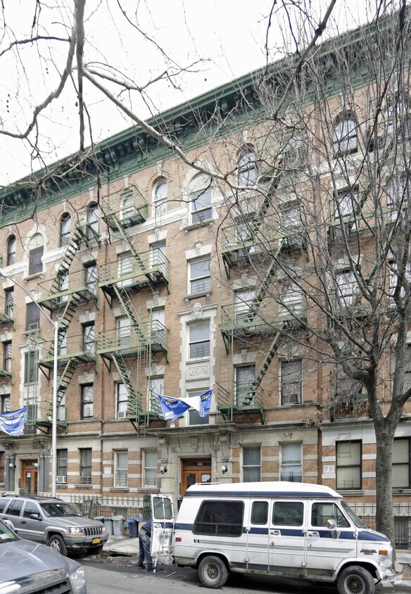 Building Photo - 455 E 140th St