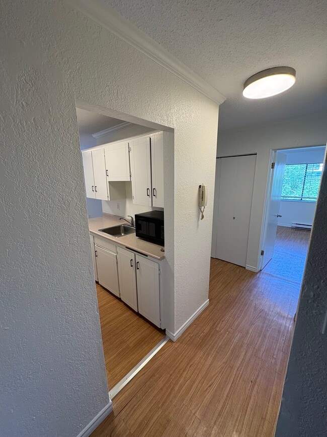 Building Photo - 1111 Hillside Ave