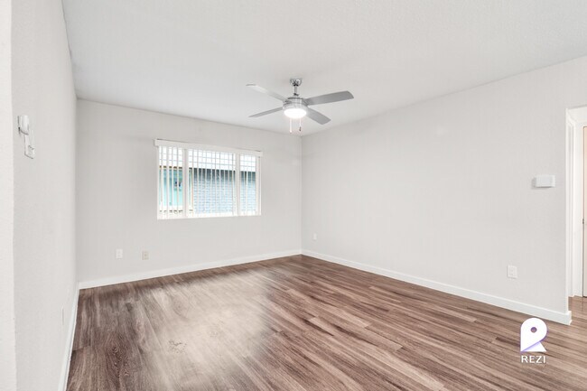 Building Photo - 1800 Patton Ln