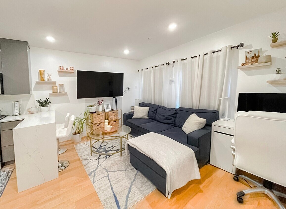 Foto principal - 6 Everett Pl