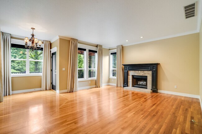 Foto del edificio - Beautiful 5 Bed, 3 Bath Rental Home in Cedar Mills Beaverton!