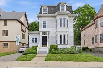 Building Photo - 4 Lombard St