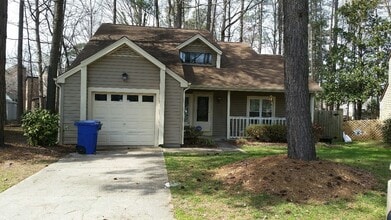 Building Photo - 901 Birchwood Ct