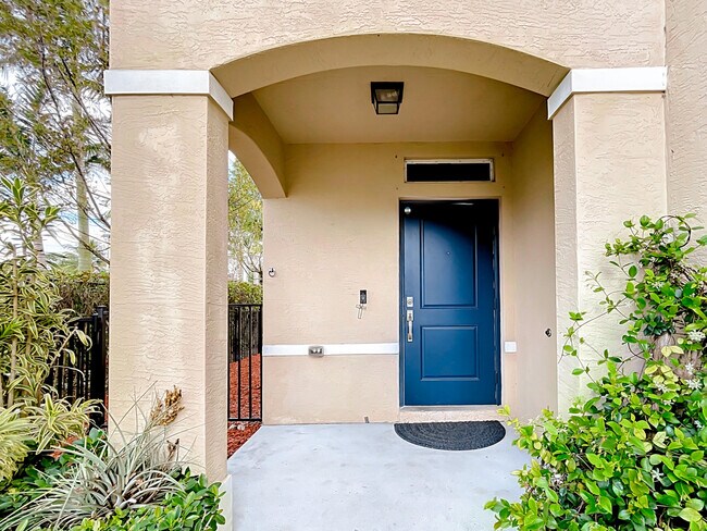 Foto del edificio - 4999 Haverhill Pointe Dr