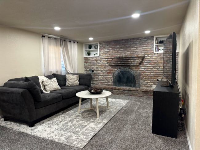 Building Photo - 1418 Fetterman Dr