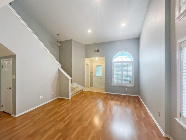 Foto del edificio - 7521 Peabody Dr