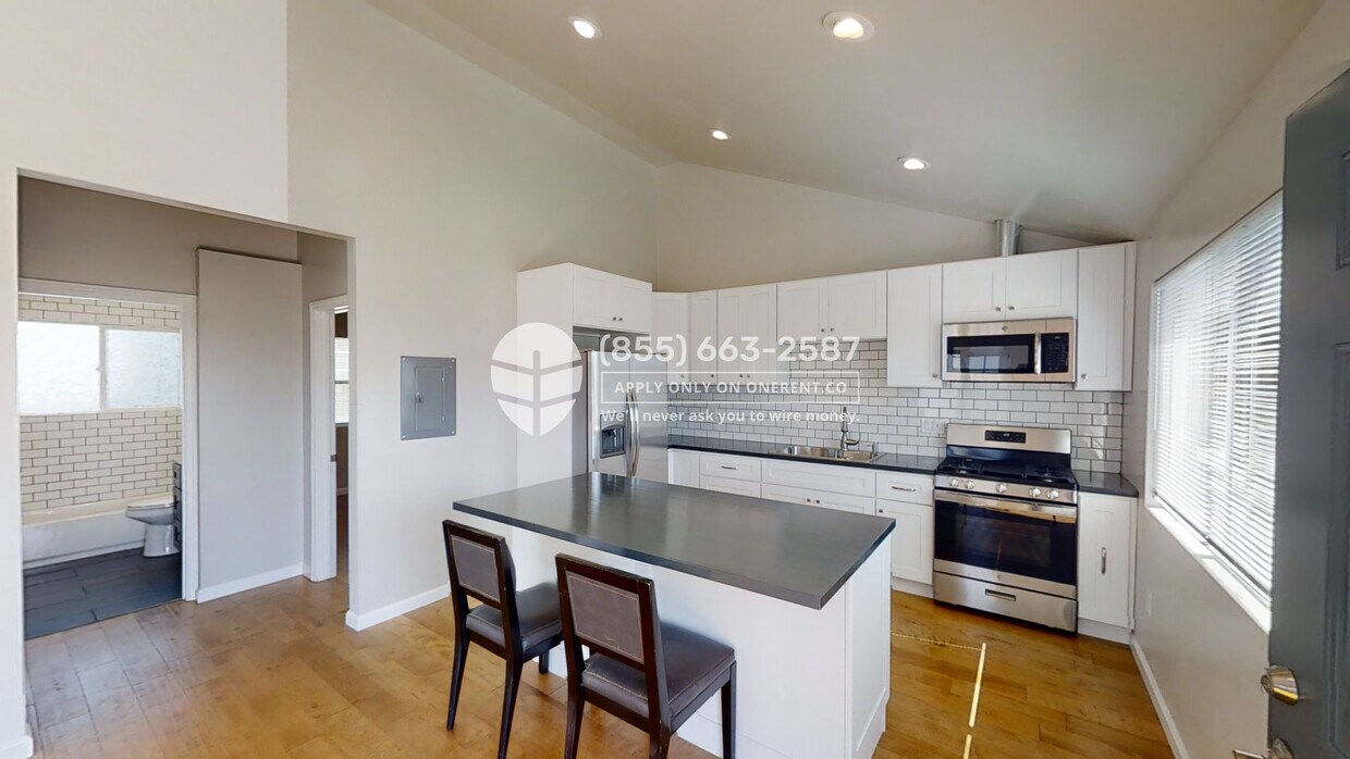 Primary Photo - 1304 Santa Clara St