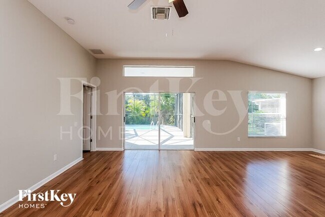 Foto del edificio - 11631 Tropical Isle Ln