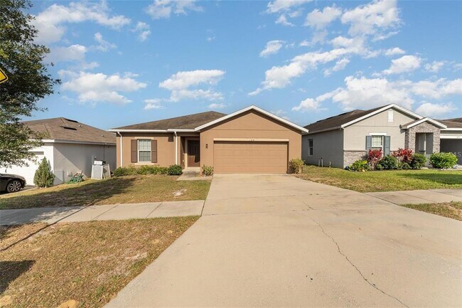 Building Photo - 128 Tanager St