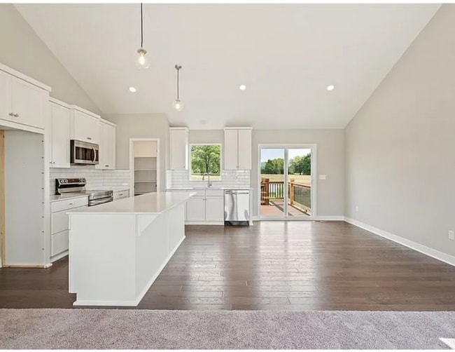 Foto del edificio - 3545 Corbin Dr