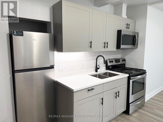 Building Photo - 4711 River Rd