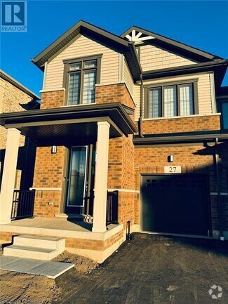 Building Photo - 15 Blacklock St