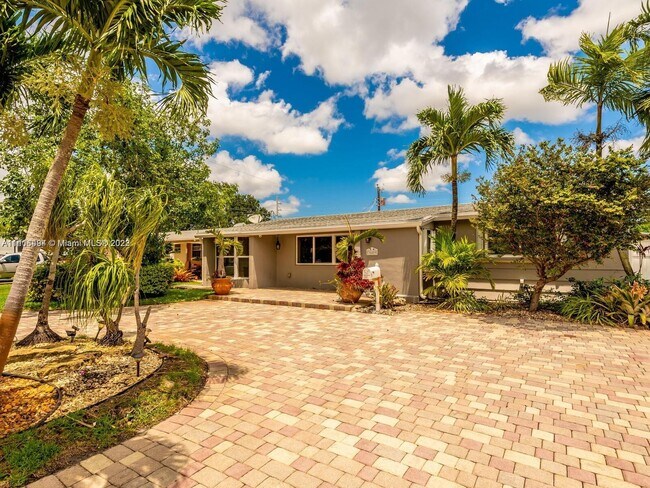 Foto del edificio - 3809 E Shore Rd