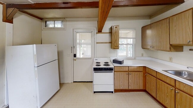 Building Photo - 424 N State St