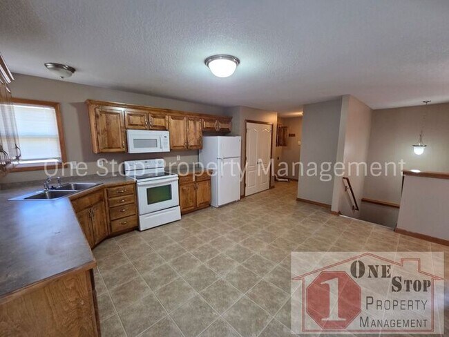Foto del edificio - Beautiful 3-Bedroom 2.5 Bathroom in Independence