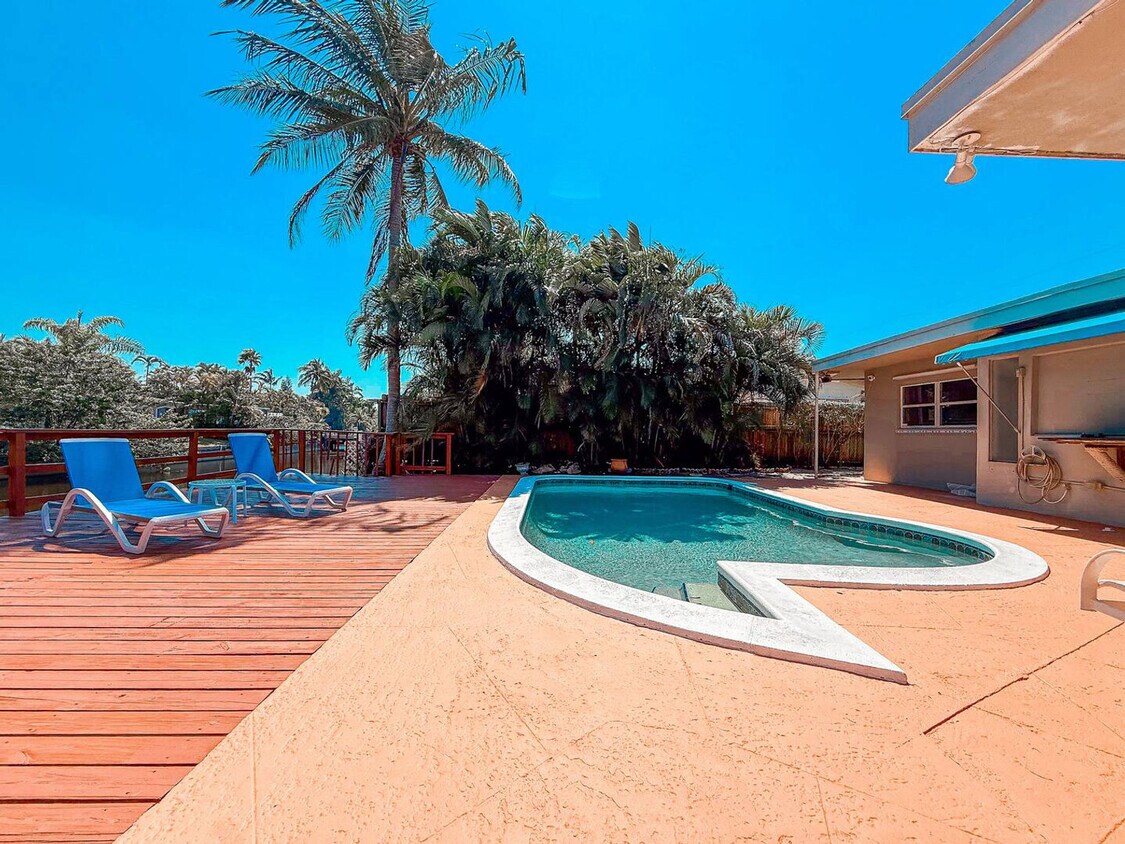 Foto principal - 3672 NW 18th Ave