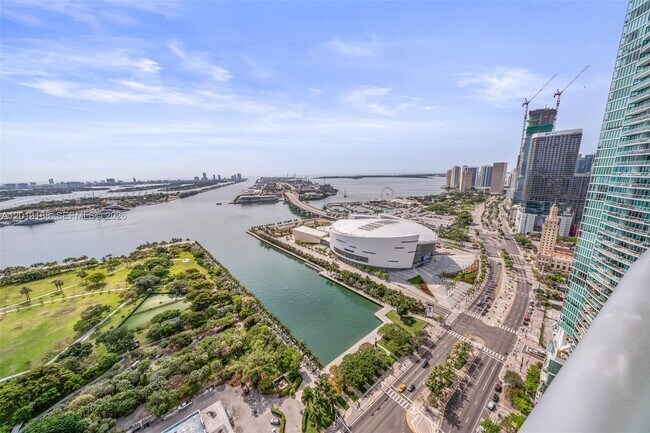 Foto del edificio - 900 Biscayne Blvd