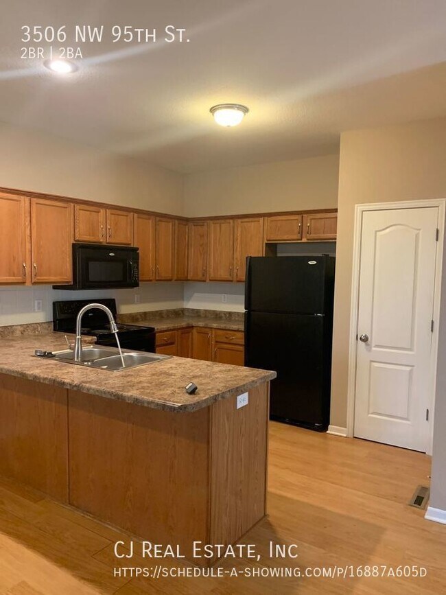 Foto del edificio - 3506 NW 95th St