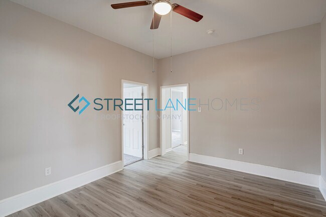 Building Photo - NOW OFFERING $250 OFF THE FIRST FULL MONTH...