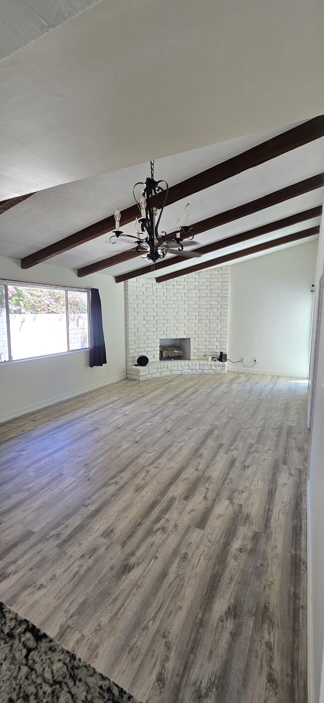 Building Photo - 6013 Poso Ct