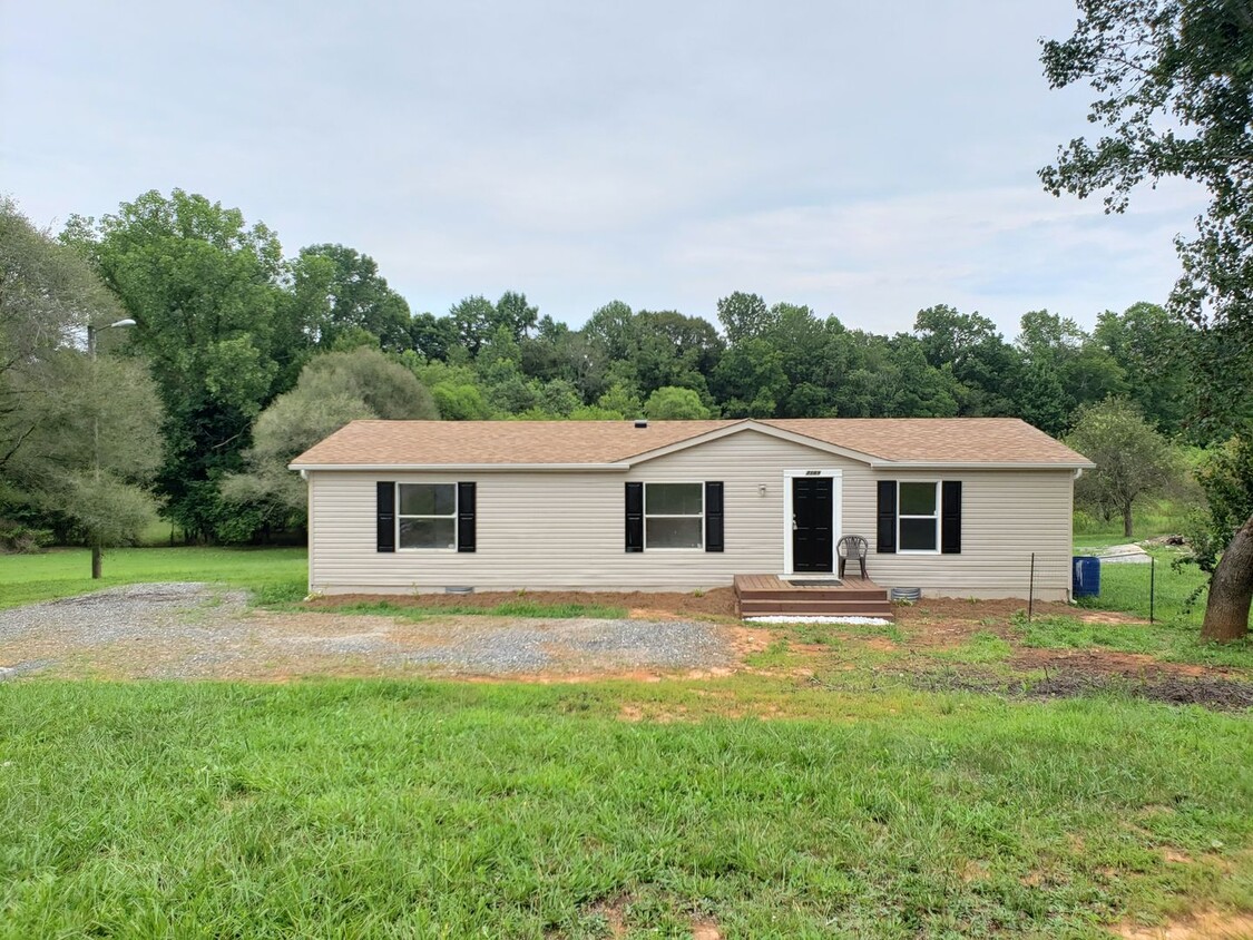 Primary Photo - 3 bedroom mobile home in Vale