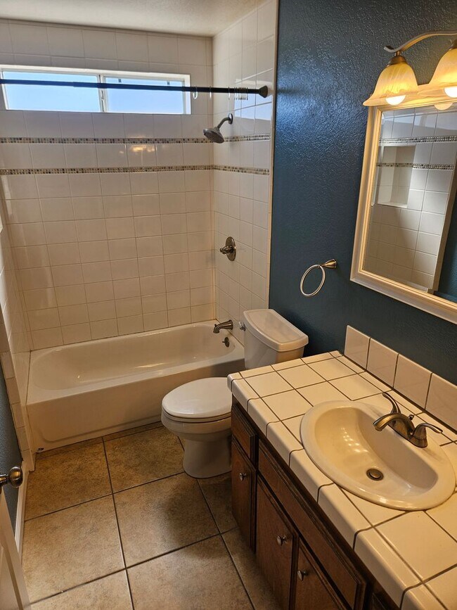 Building Photo - 12th St Omid