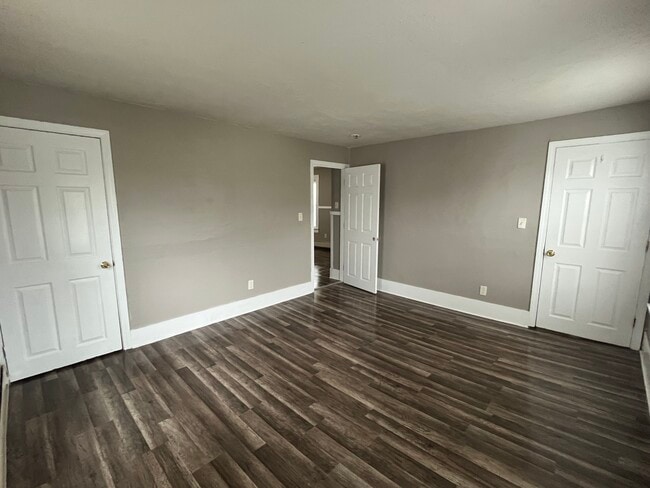 Bedroom #1 - 9 Pearl St