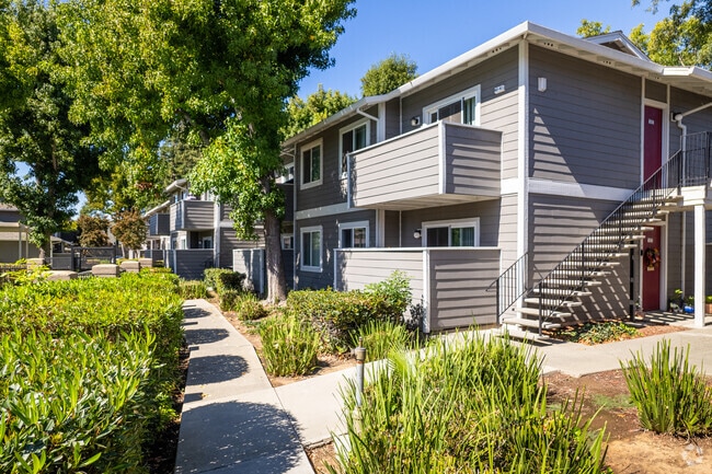 Alt. Exterior - Peachwood