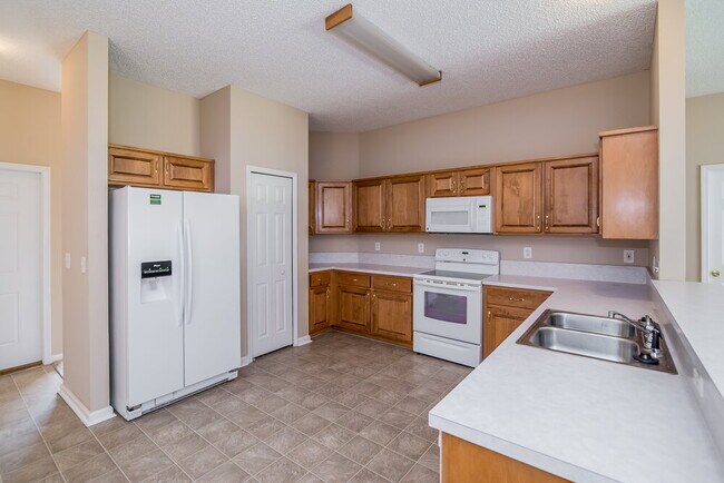Building Photo - 3209 Sexton Dr