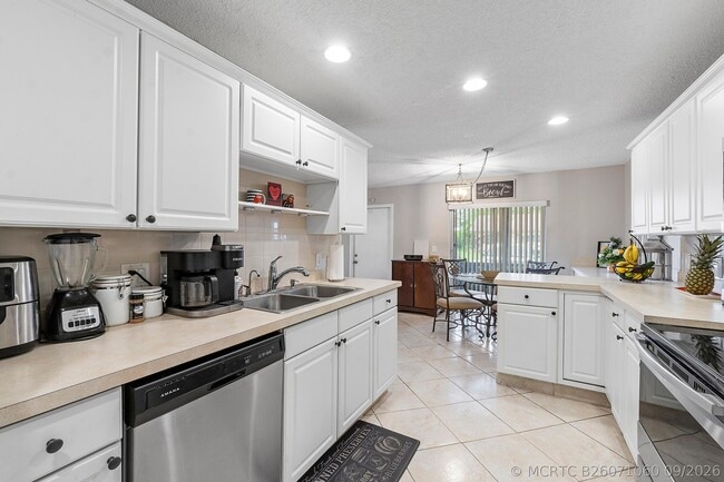 Building Photo - 14519 Lucy Dr