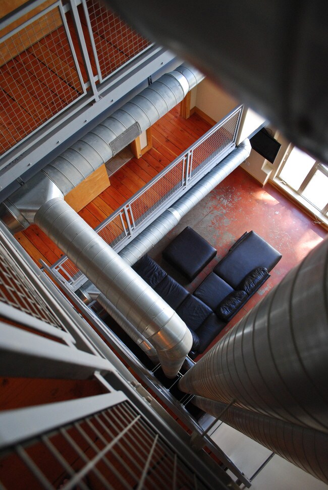 Foto del edificio - 25 E John St