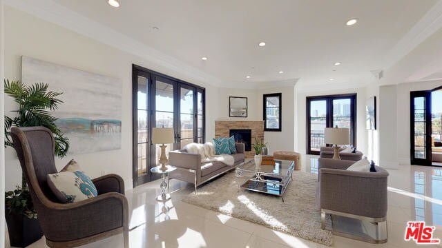 Foto del edificio - 462 S Maple Dr