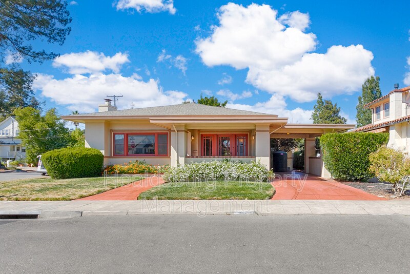 301 Plaza St, Healdsburg, CA 95448 House Rental in Healdsburg, CA