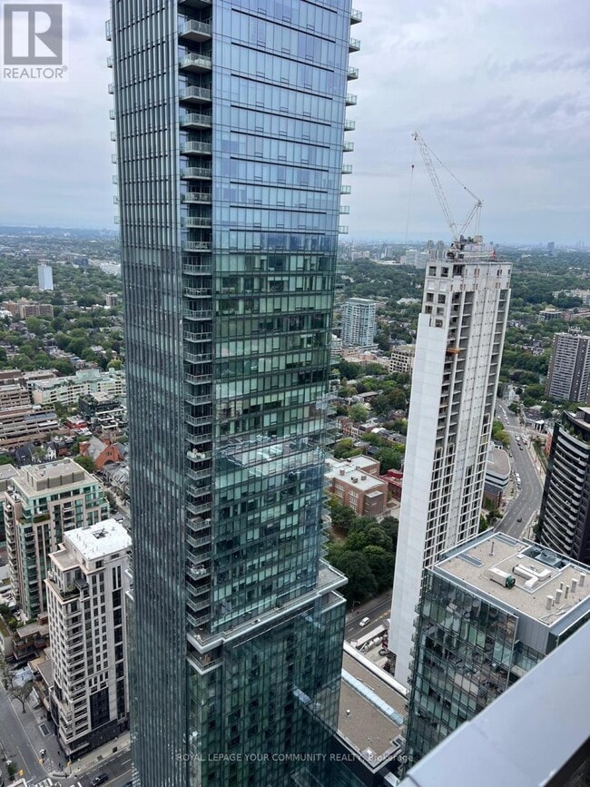 Building Photo - 11-4711 Yorkville Ave