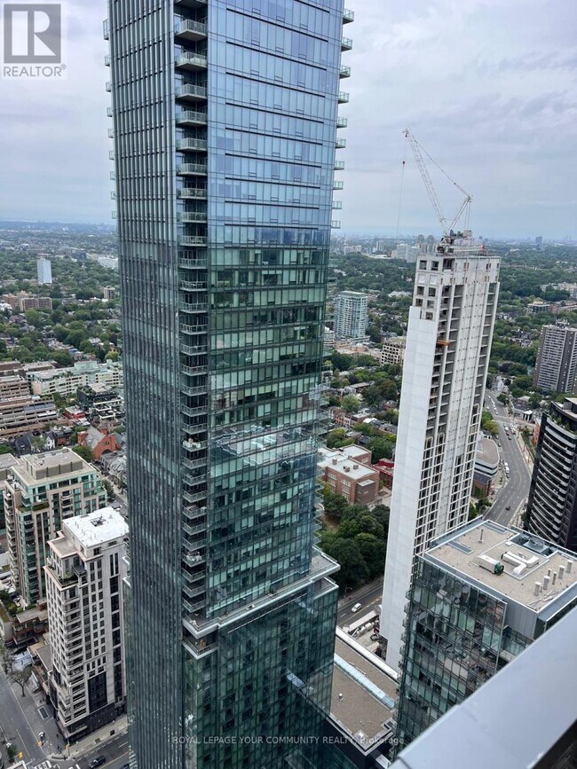 Photo du bâtiment - 11-4711 Yorkville Ave