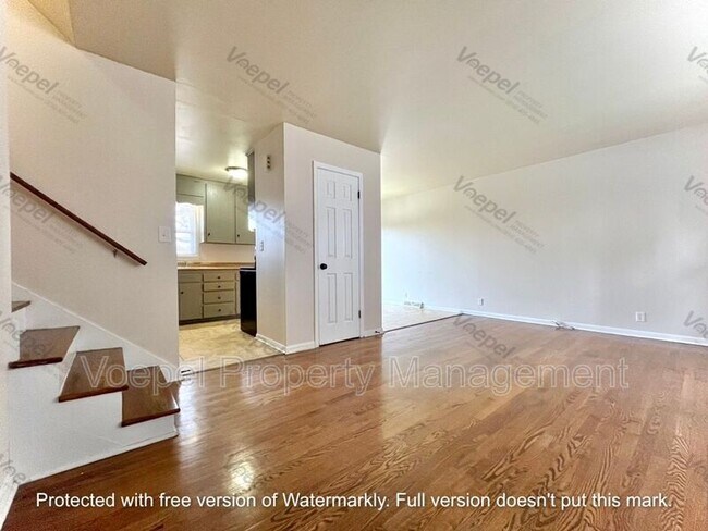 Building Photo - 5604 N Strathbury Ave