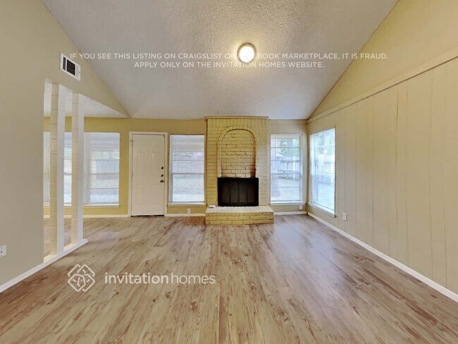 Foto del edificio - 5402 Sweetwind Ln