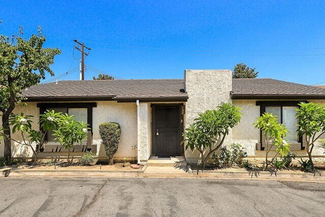 Building Photo - 1000 W Duarte Rd