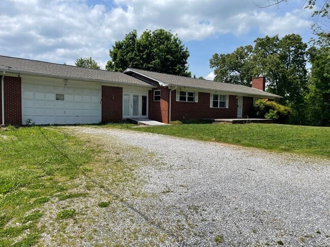 Building Photo - Location & Convenience!!!