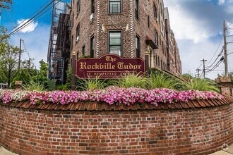 Building Photo - 12 Hempstead Ave
