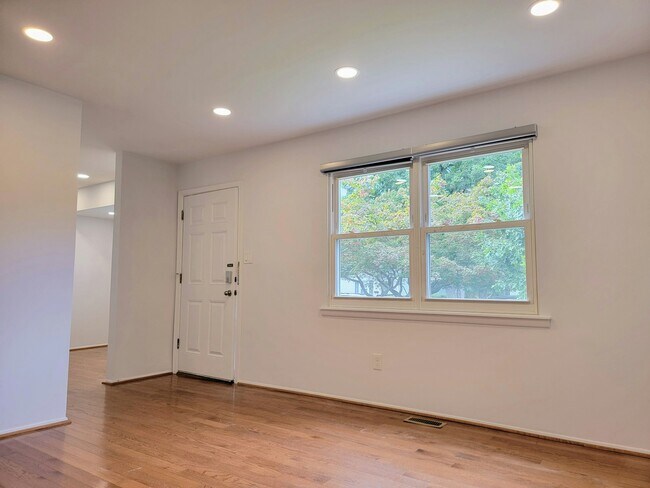 Foto del edificio - 707 Douglass Ave