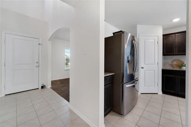 Building Photo - 914 Decker Dr